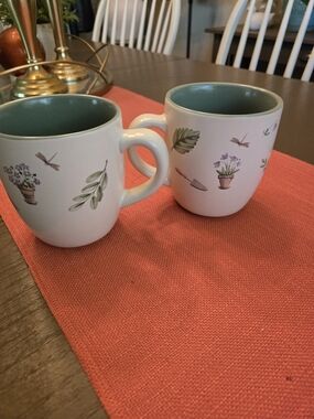 Pfaltzgraff "Perrennials" Garden Motif Mugs - Green Interior